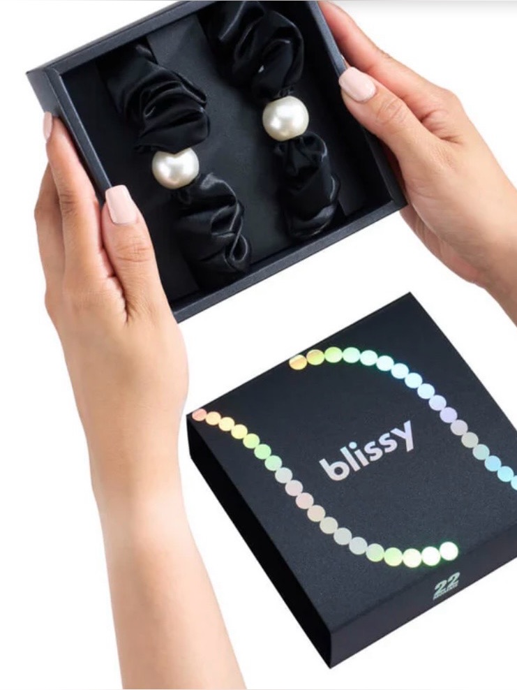 New In Box Blissy’s Pearl & Black 2-Piece Scrunchie Pack 100% Pure Mulberry Silk — image 2 of 7